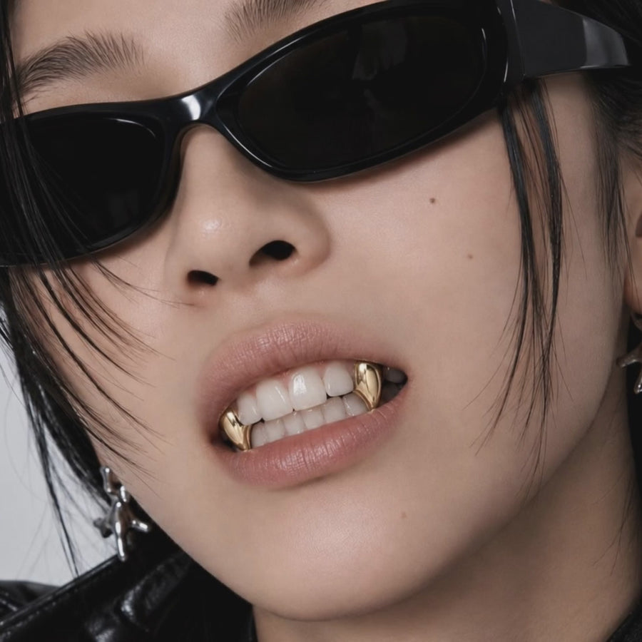 Solid x Vampire Fangs Grillz